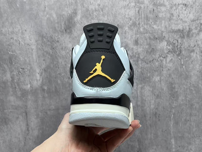 Air Jordan 4 Retro "Platinum"