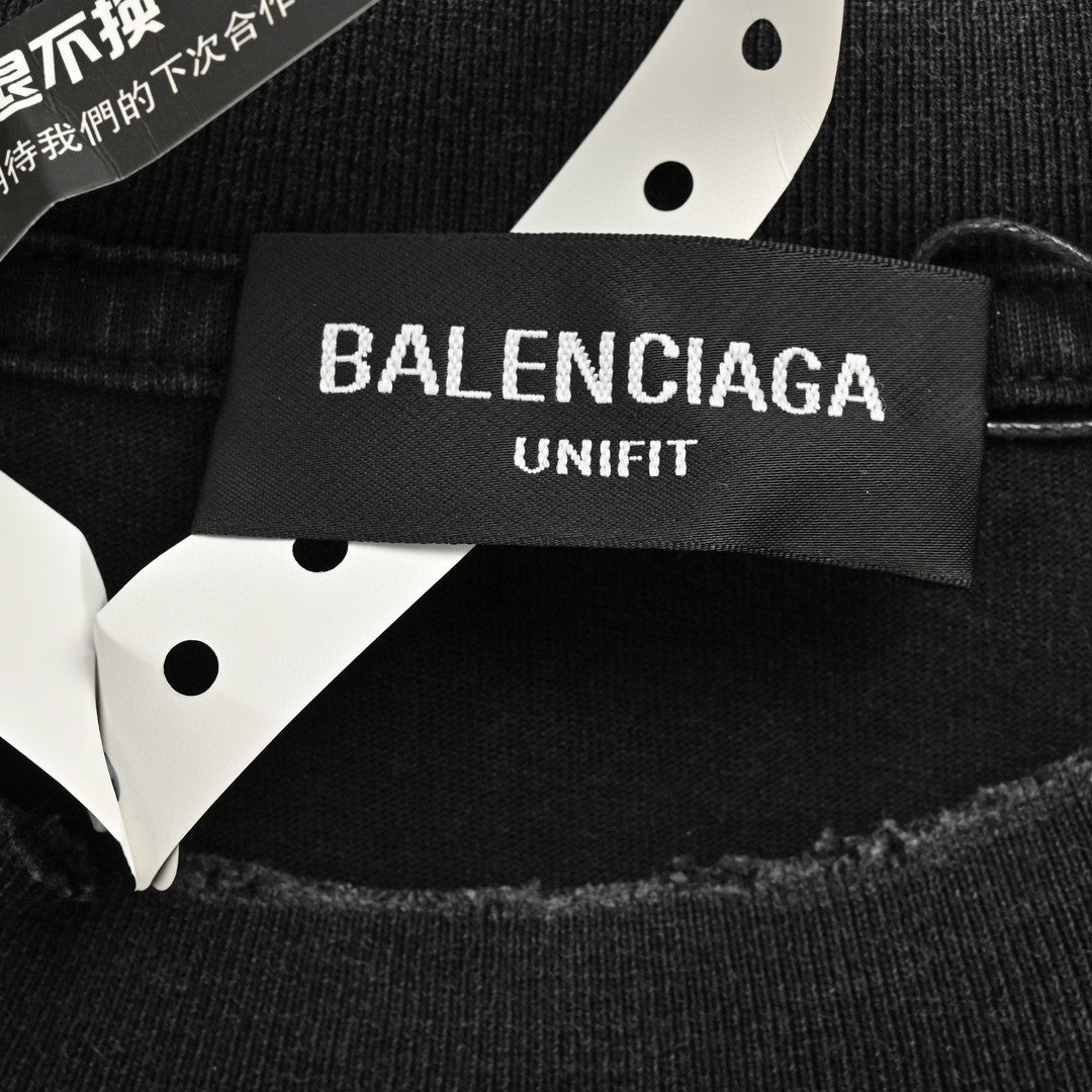 Ba*len*cia*ga distressed logo t-shirt in black