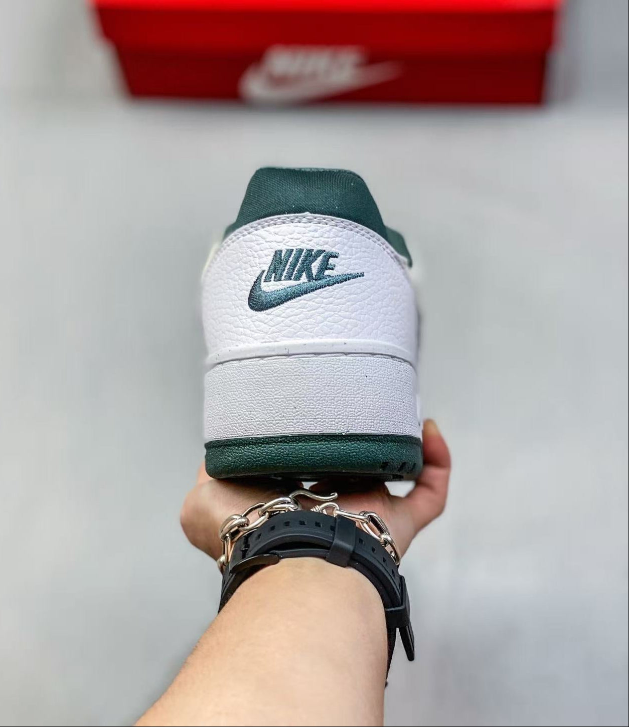 Nike Full Force Low “Beige/Green” – Retro-Inspired Casual Sneaker