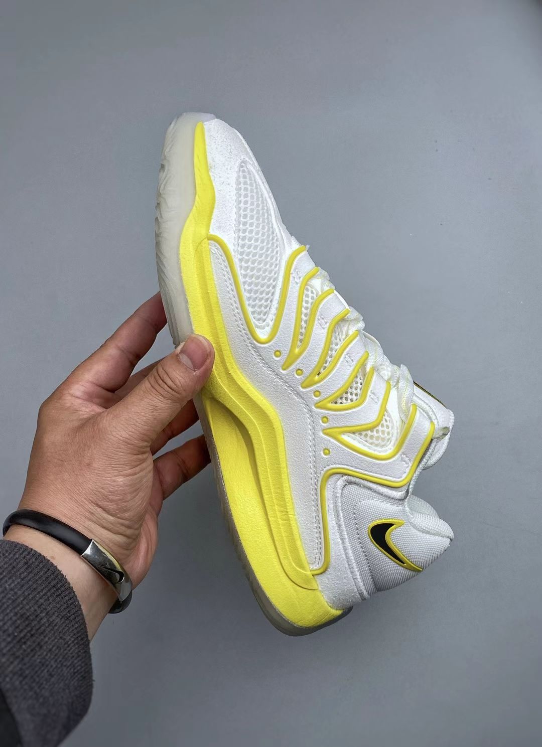 Nike KD 18 “White/Yellow” – Solar-Powered Performance