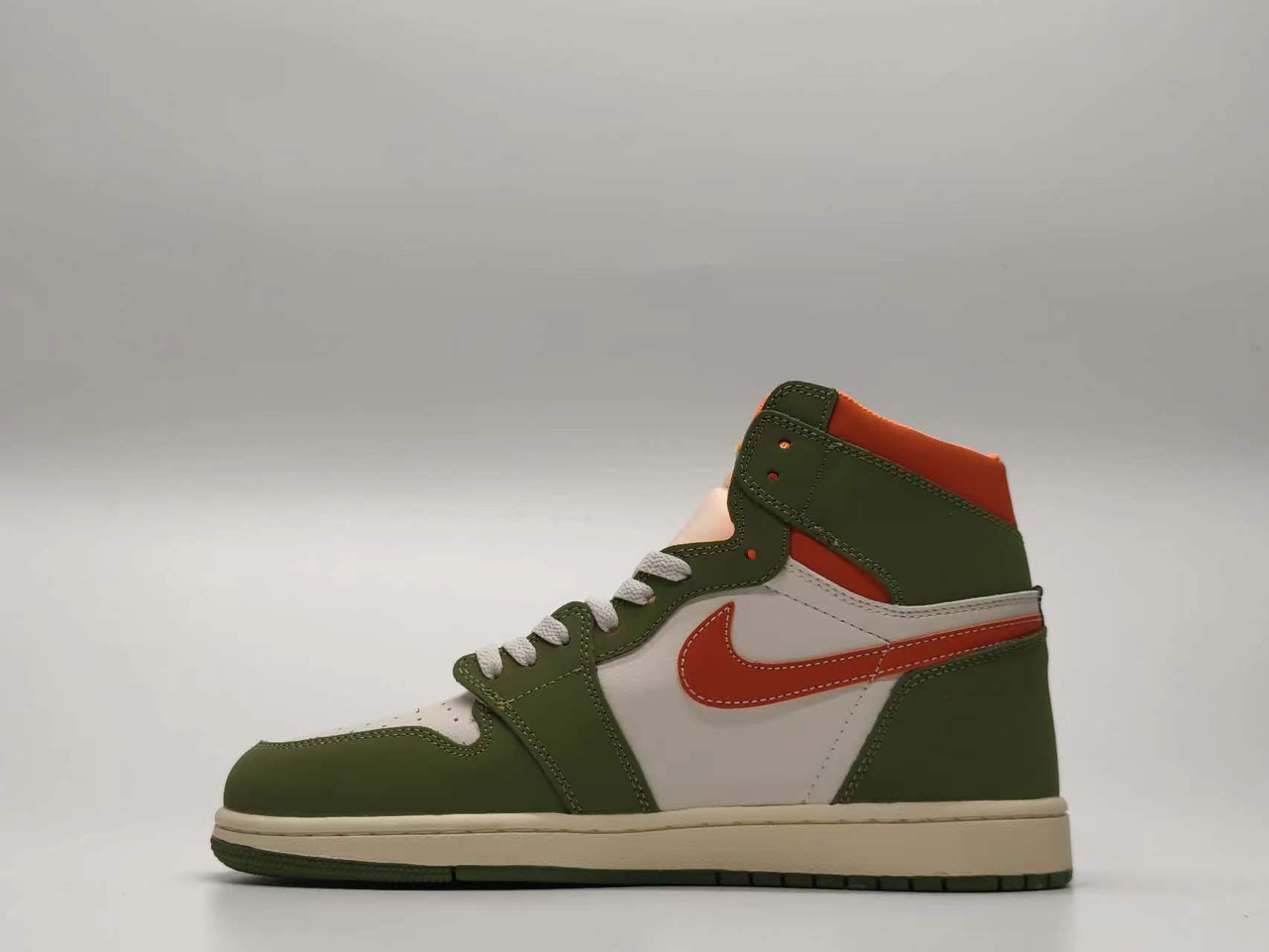 Air Jordan 1 Retro High OG "Green Spark"