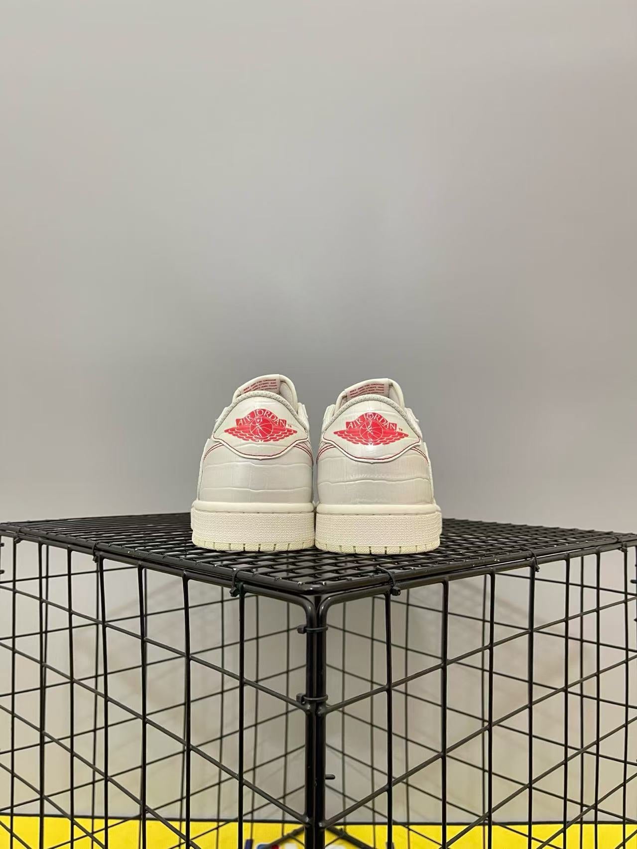 Nike Air Jordan 1 Low – White / University Red