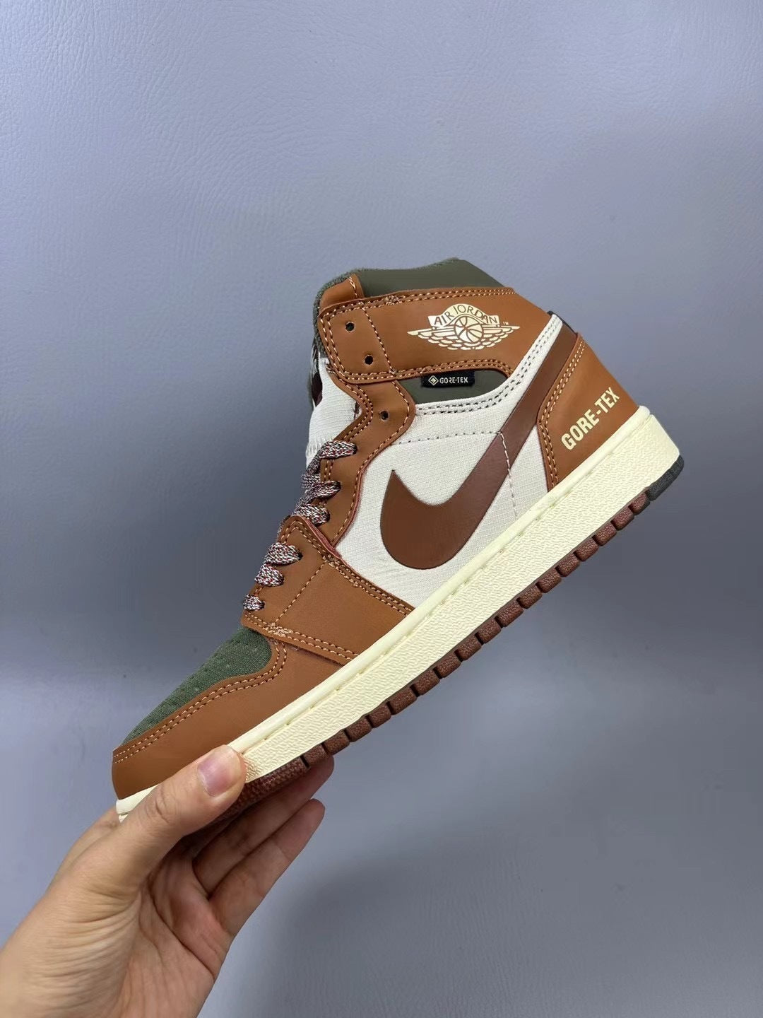 Air Jordan 1 Mid "Brown Green / GORE-TEX"