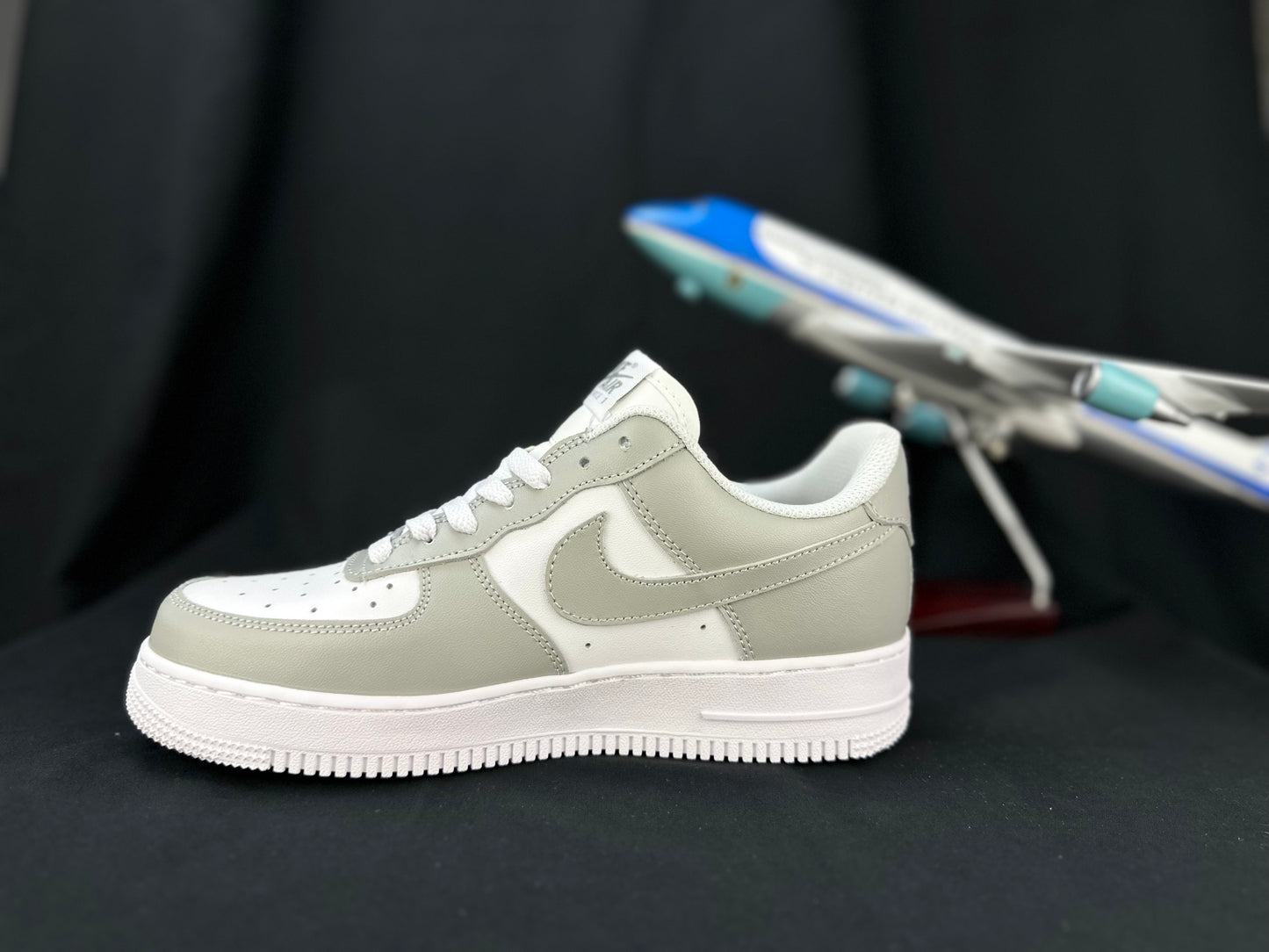 NIKE AIR FORCE 1 "White/Grey"