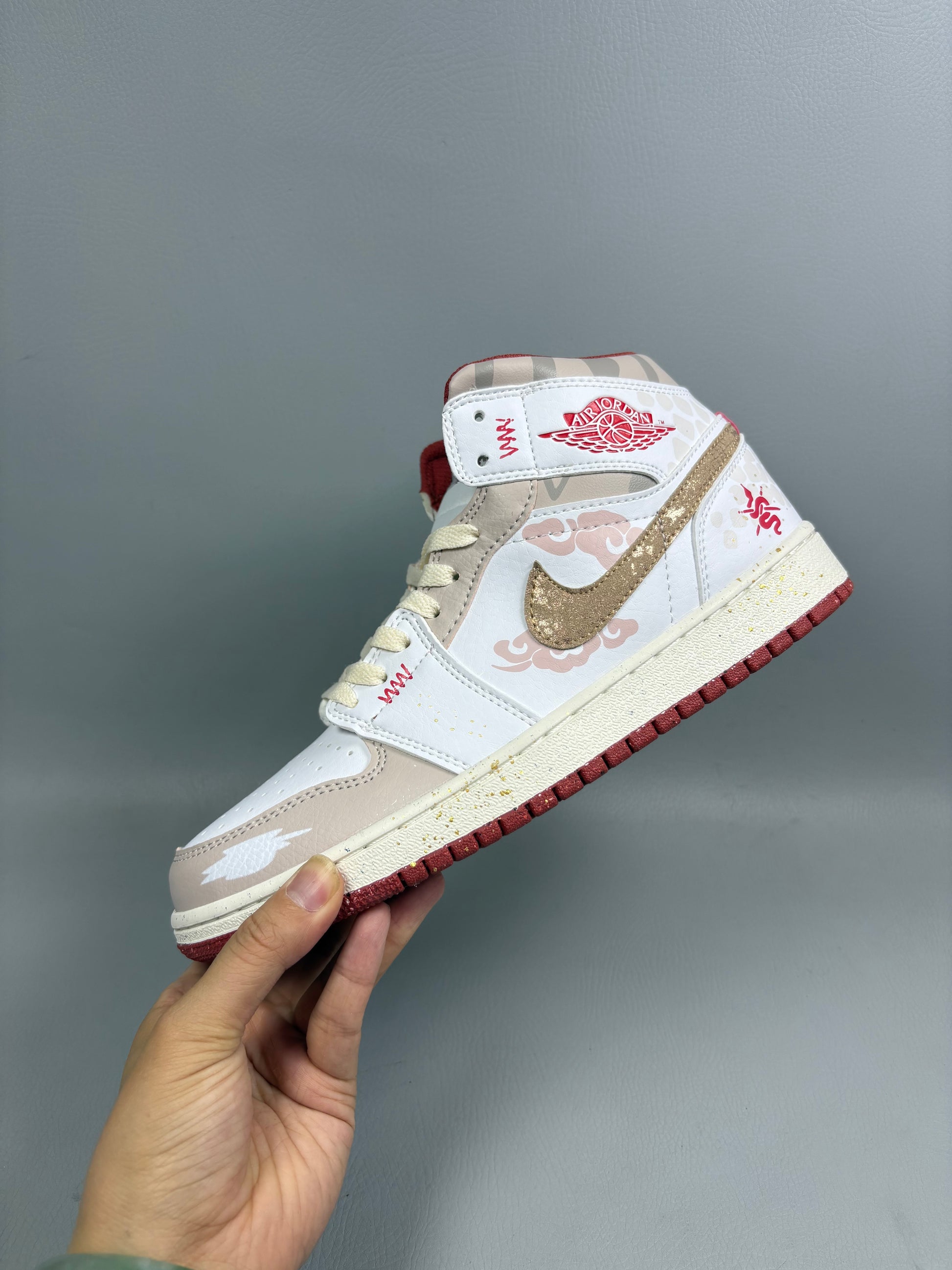 Air Jordan 1 Retro High OG 'Pink Snakeskin'