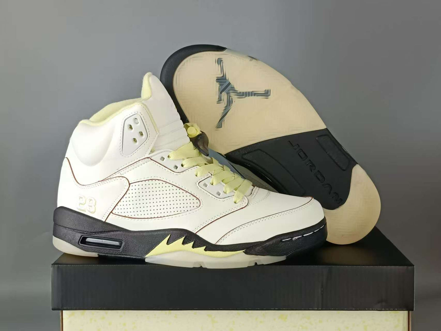 Air Jordan 5 Retro "Luminous Green"