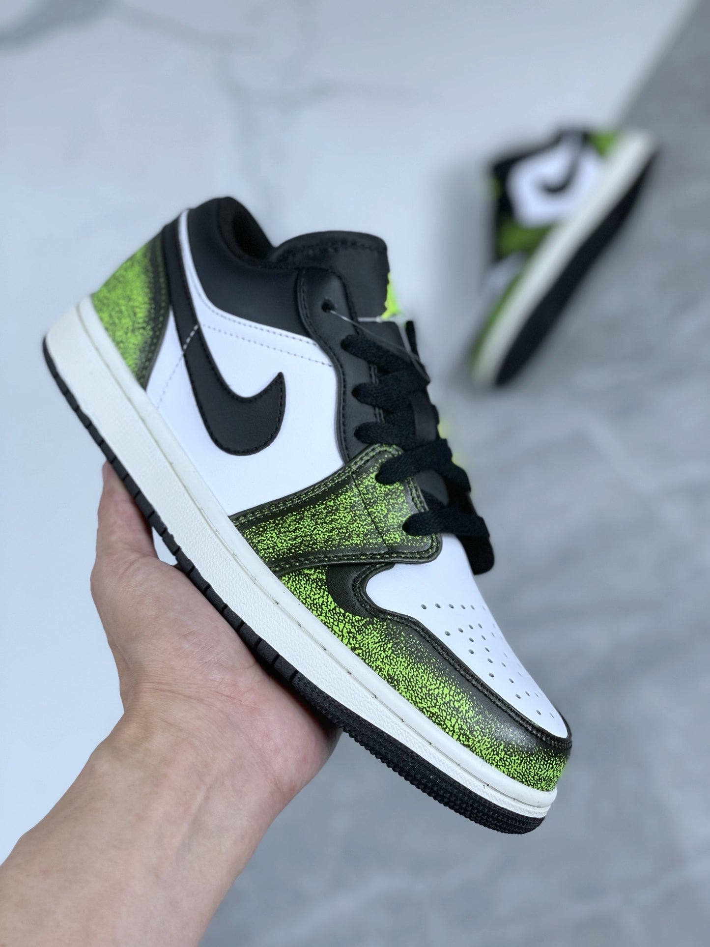 Air Jordan 1 Low "White/Green - Elephant Print"