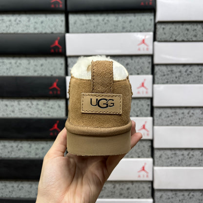 UGG Classic Snow Boot in Chestnut