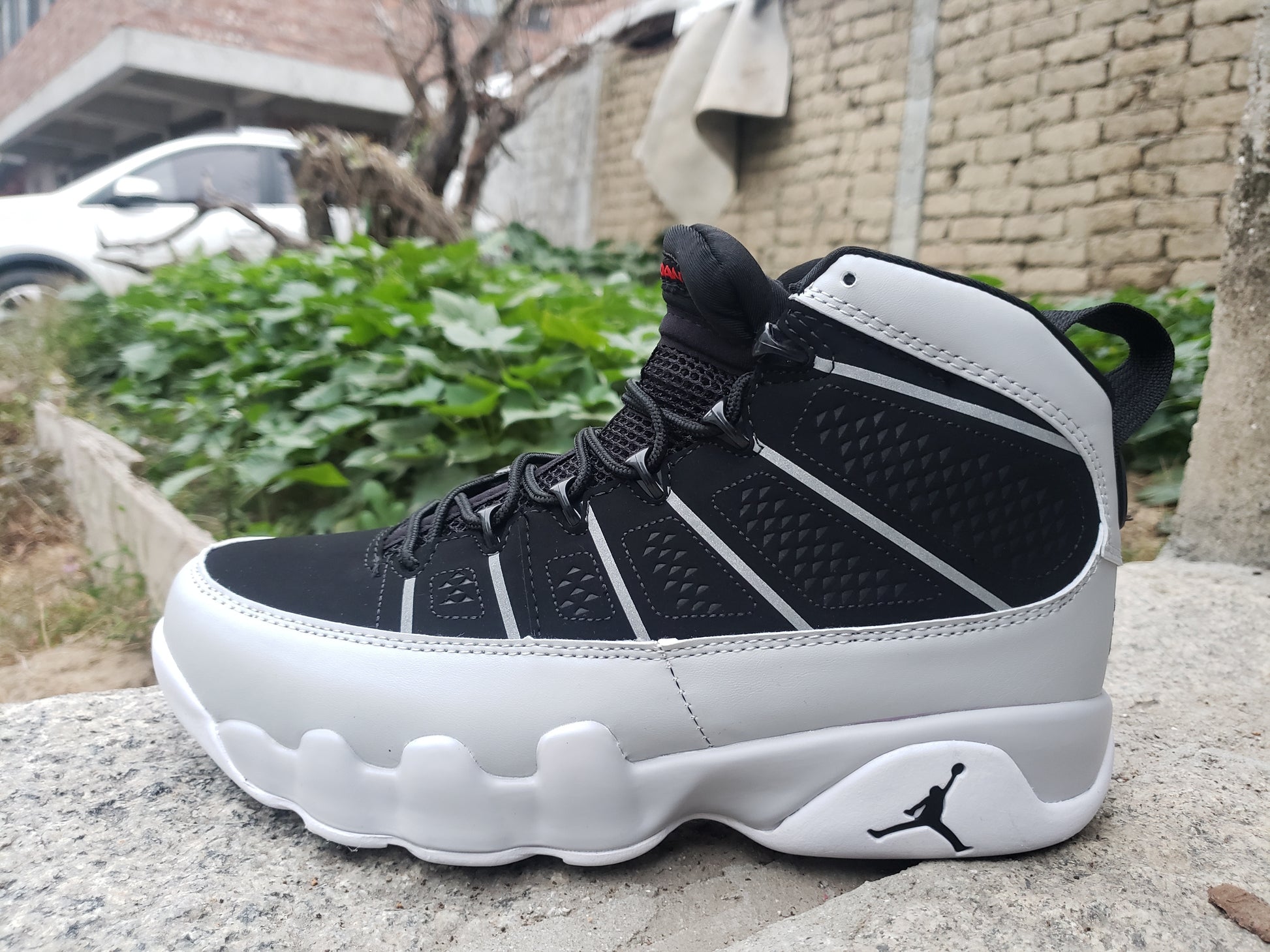 Air Jordan IX Retro "Black / Dark Grey / Metallic Silver"