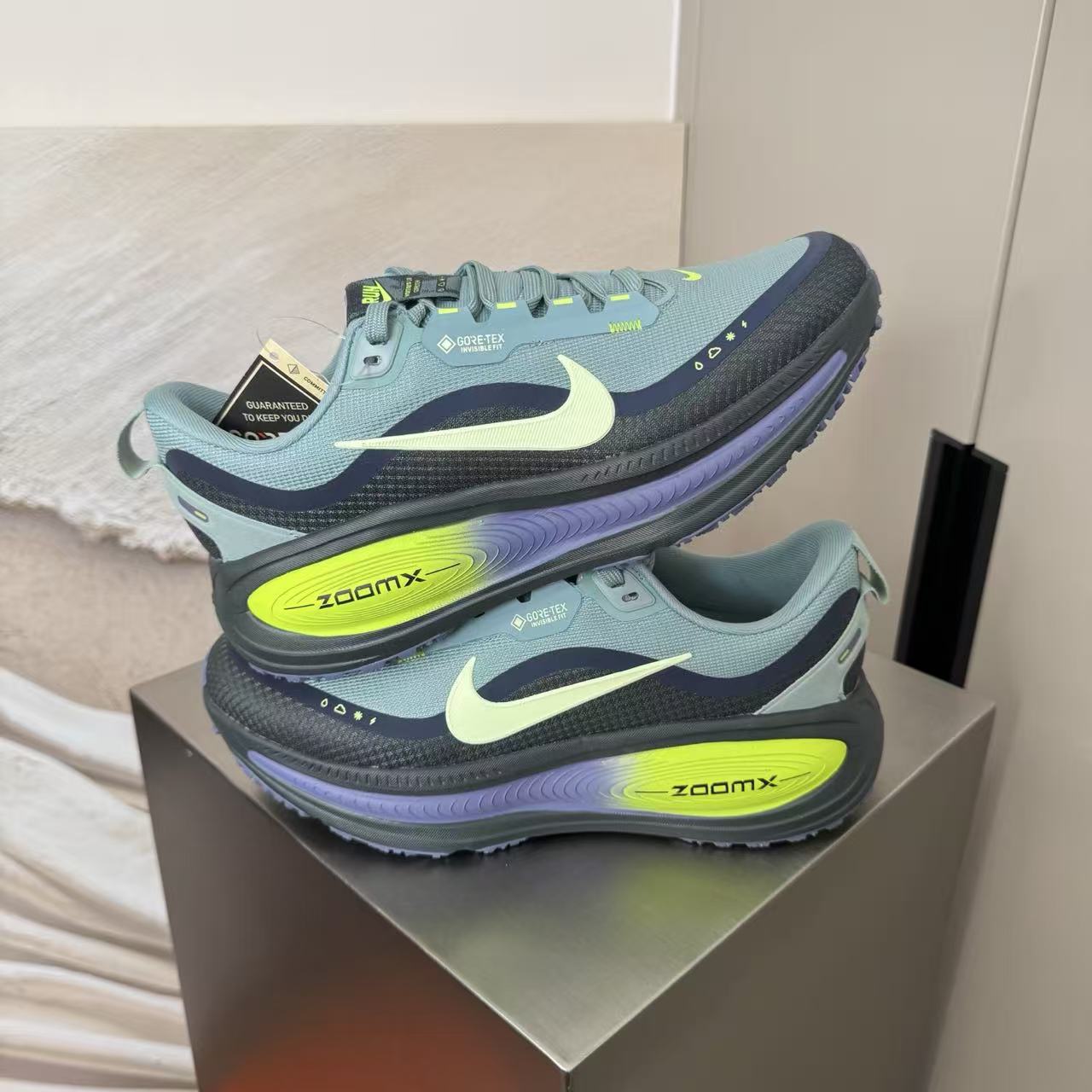 Nike Zoom Vomero in Black/Green: Nocturnal Foliage