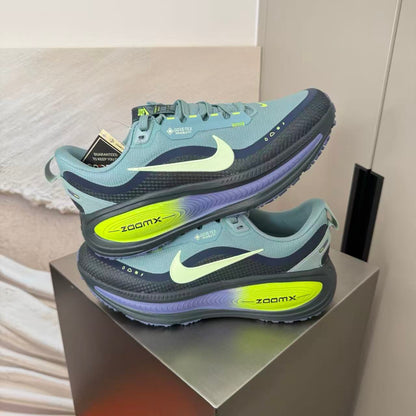 Nike Zoom Vomero in Black/Green: Nocturnal Foliage