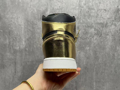 Air Jordan 1 Mid "Black/University Gold"