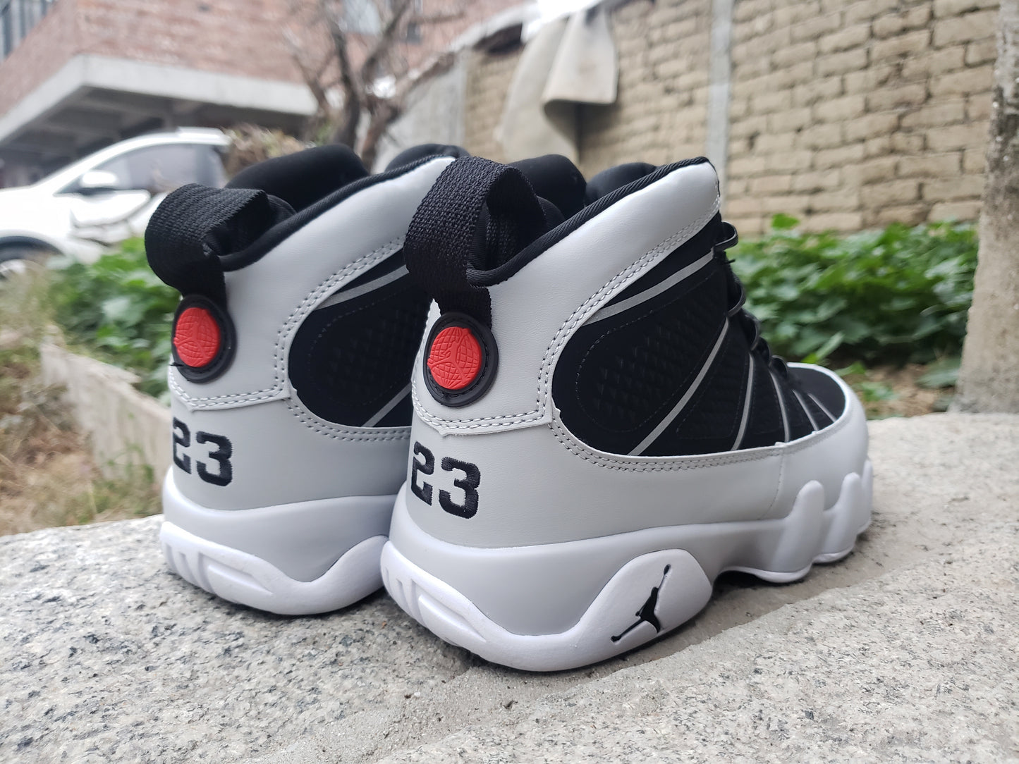 Air Jordan IX Retro "Black / Dark Grey / Metallic Silver"