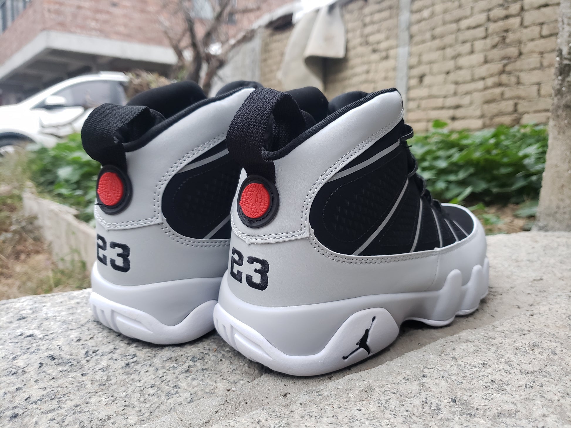 Air Jordan IX Retro "Black / Dark Grey / Metallic Silver"
