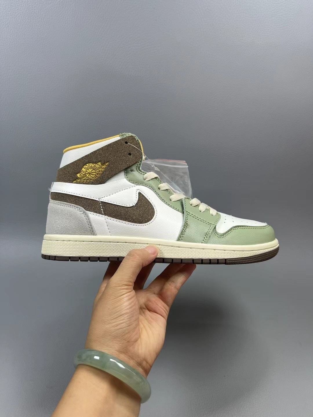 Air Jordan 1 Mid "Light Blue/White"