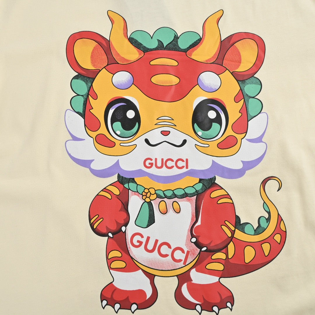 G*u*i cream t-shirt with dragon cartoon