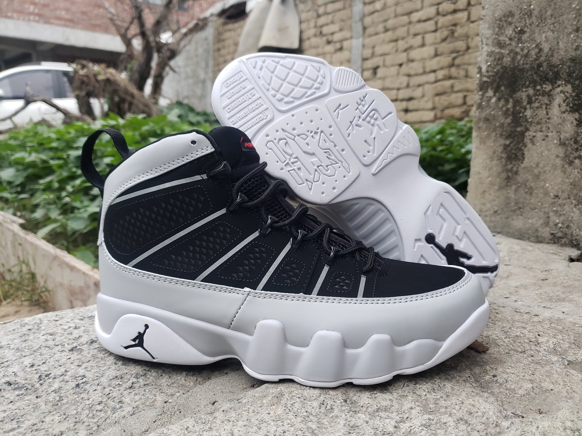Air Jordan IX Retro "Black / Dark Grey / Metallic Silver"