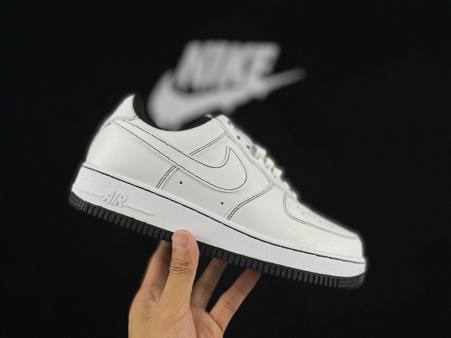 NIKE AIR FORCE 1 '07