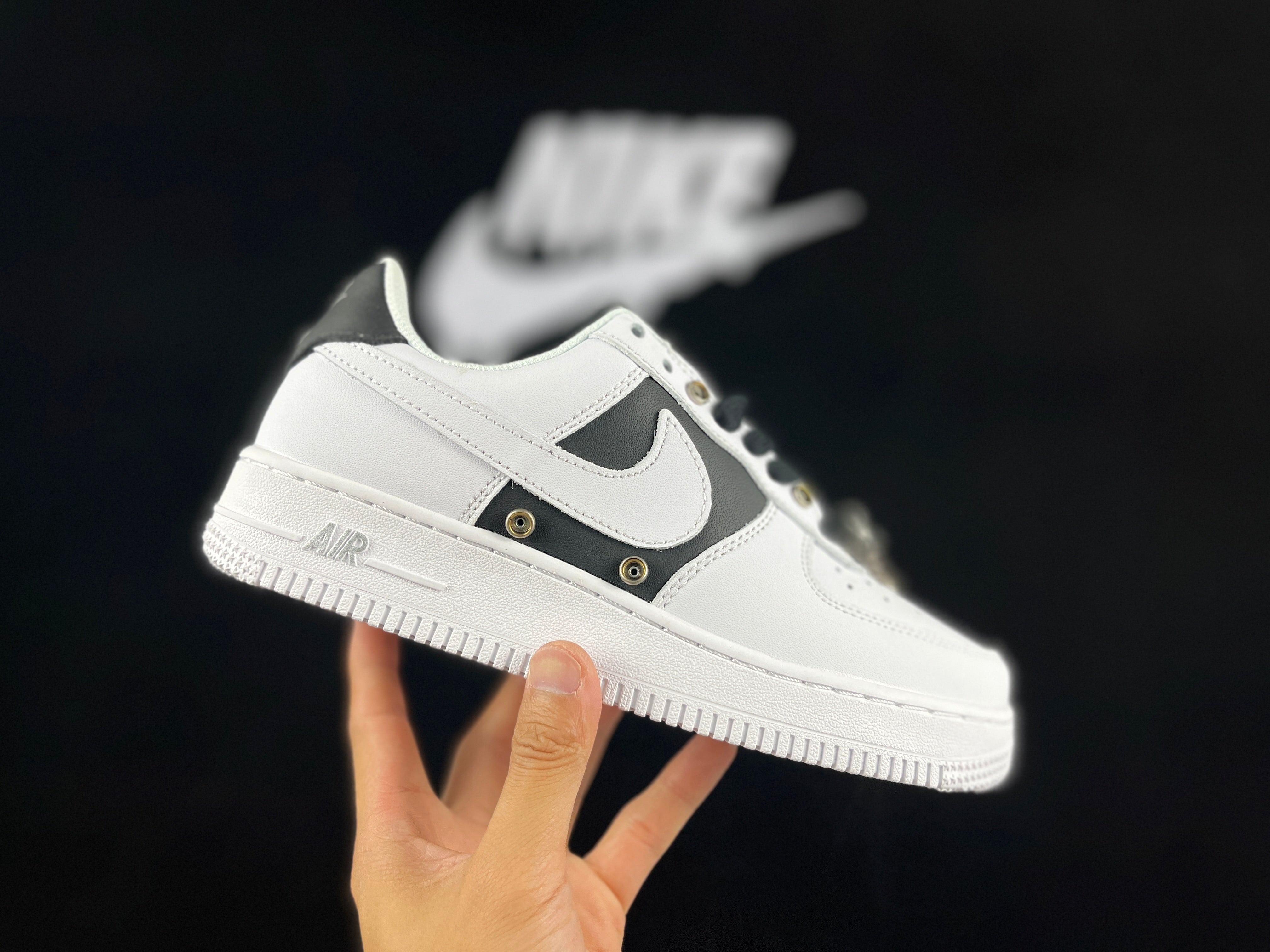 NIKE AIR FORCE 1 "White Buckle"