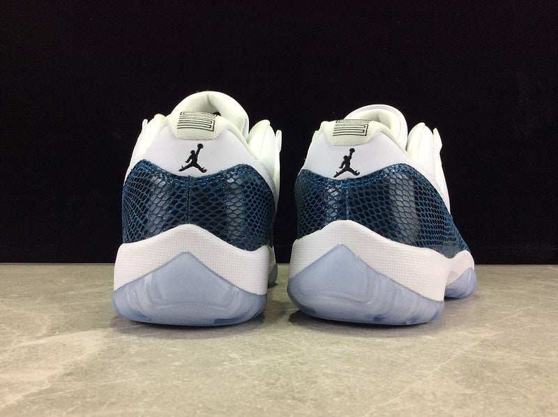 AIR JORDAN 11 RETRO LOW LE SNAKESKIN WHITE/BLACK-NAVY