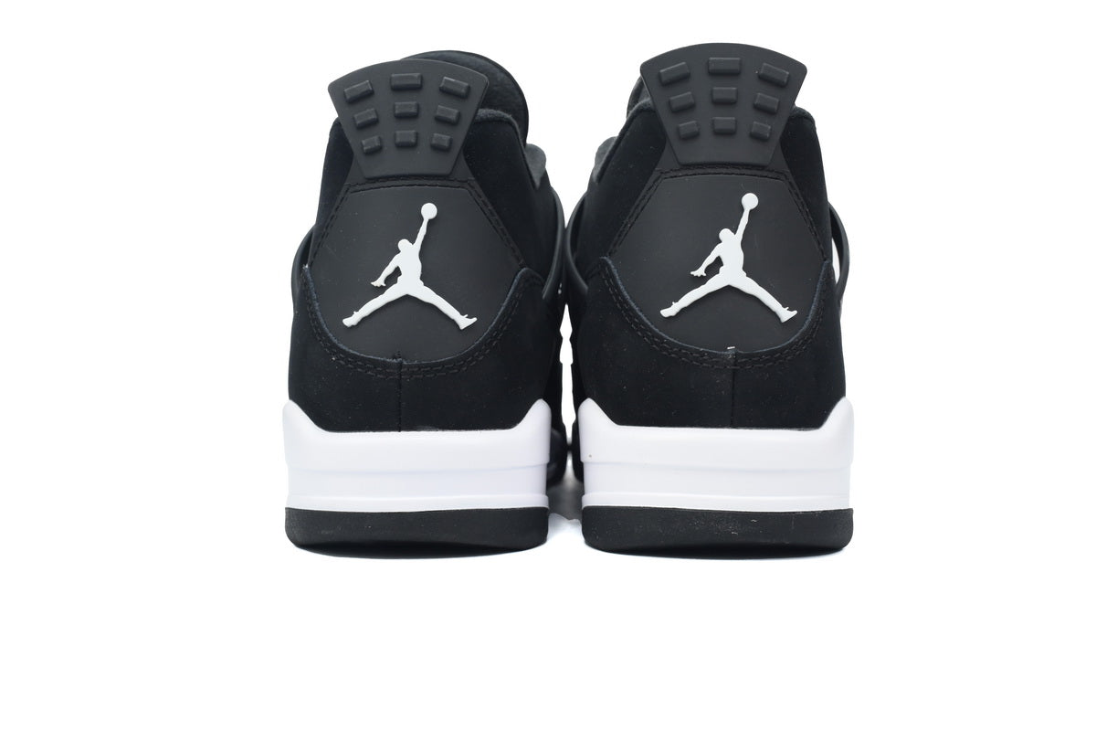 Jordan 4 Retro “White Thunder”