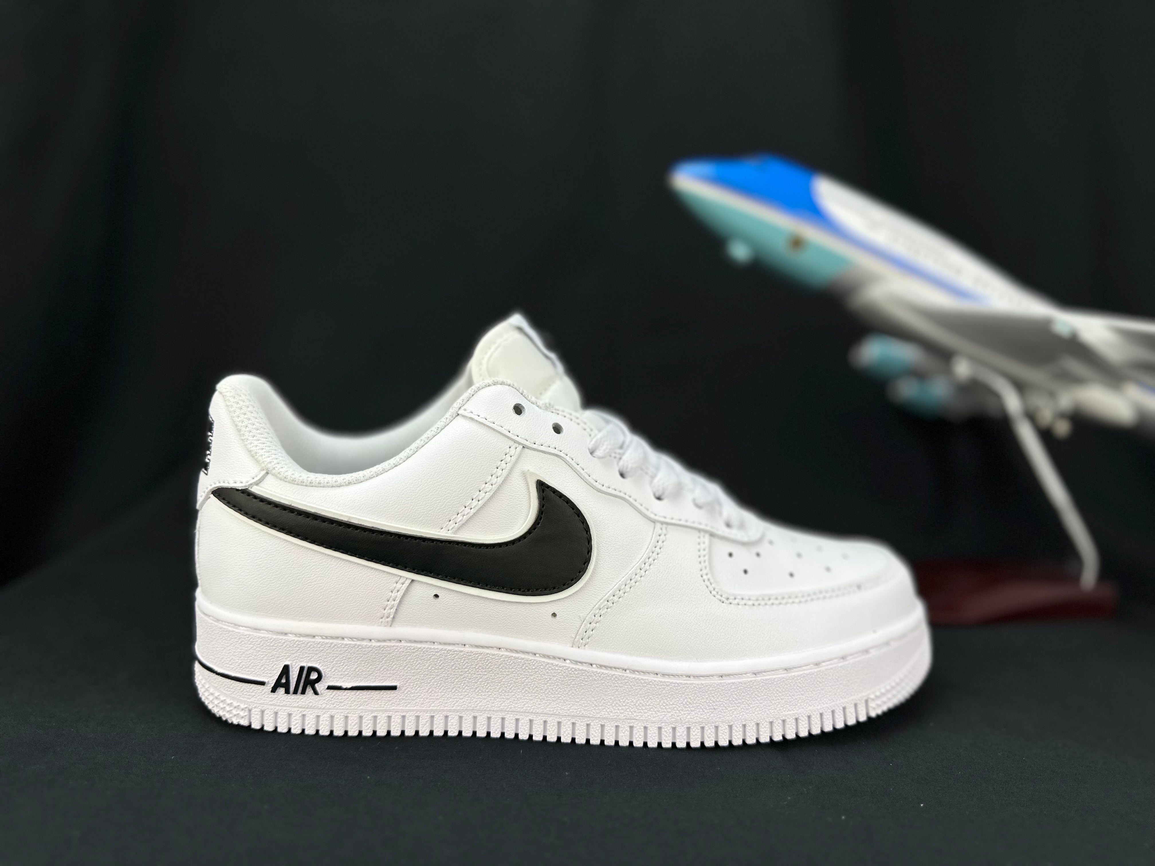 NIKE AIR FORCE 1 "Double Swoosh White/Black"