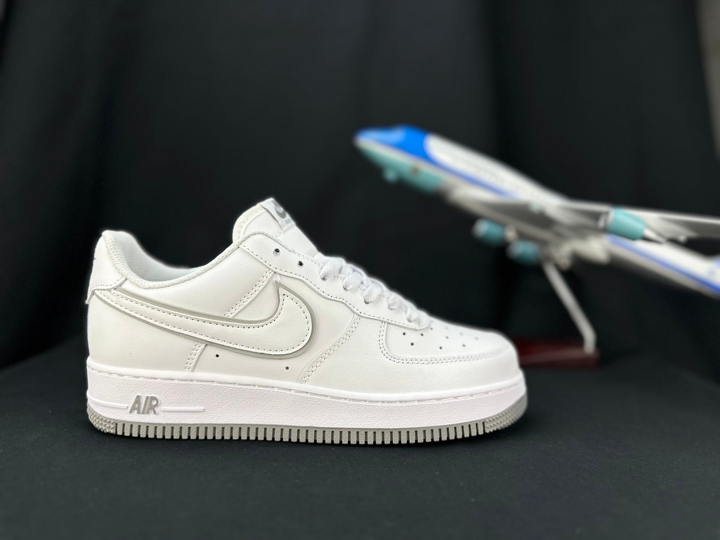 NIKE AIR FORCE 1 "Double Swoosh White/Grey"