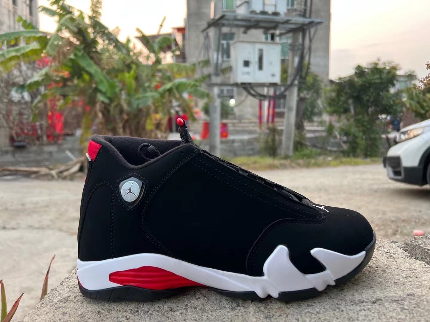 Air Jordan XIV Retro "Black / White / Varsity Red"