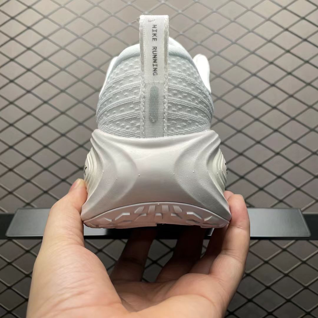 Nike Zoom Vomero in Grey/White: Urban Cloud