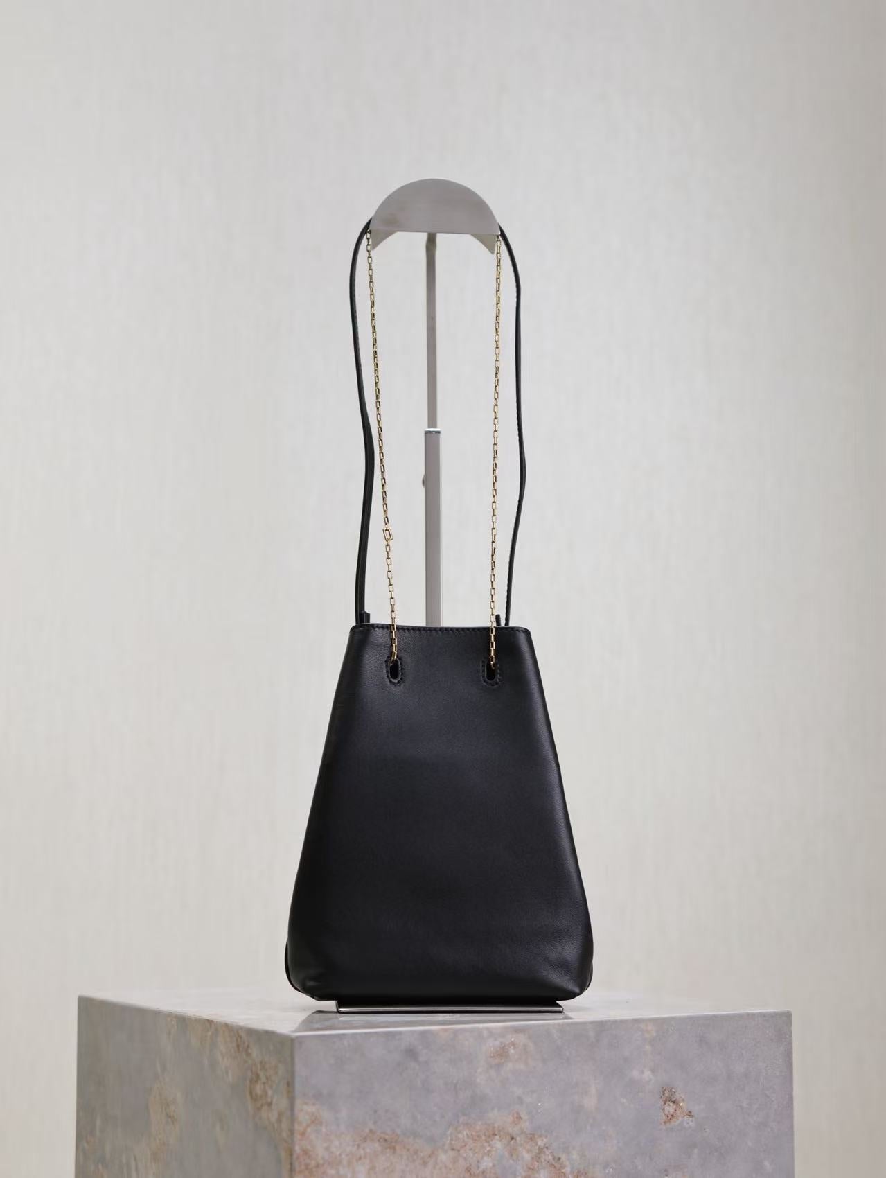 Saint Laurent Pochon Bucket Bag – Black