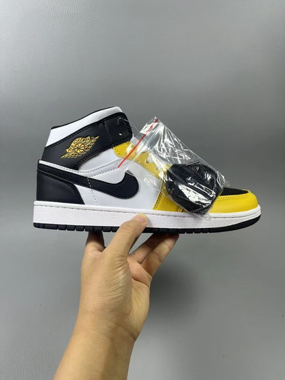 Air Jordan 1 Retro High OG "Black/Volt"