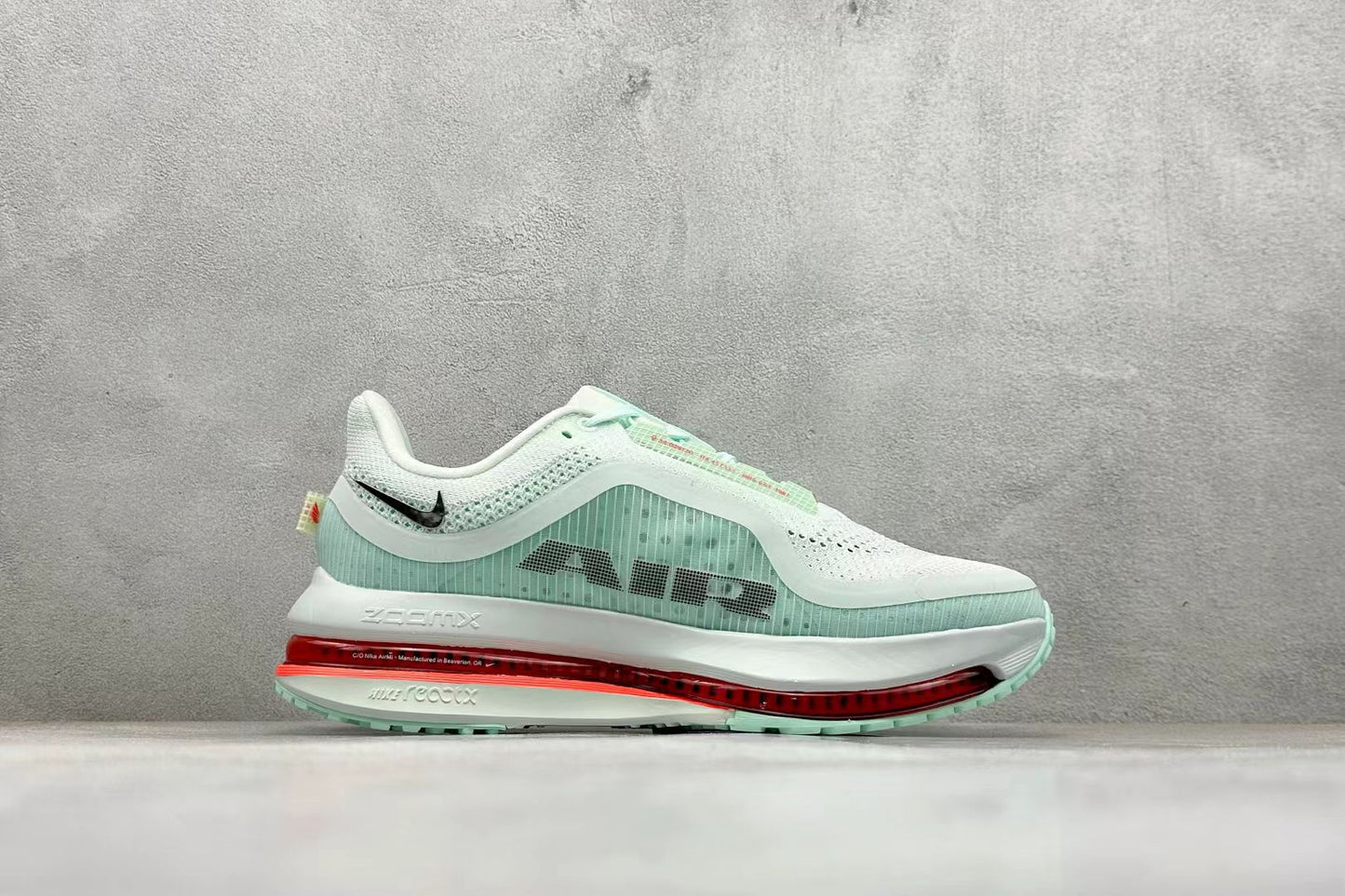 Nike Pegasus Plus in Green: Verdant Mile-Cruncher