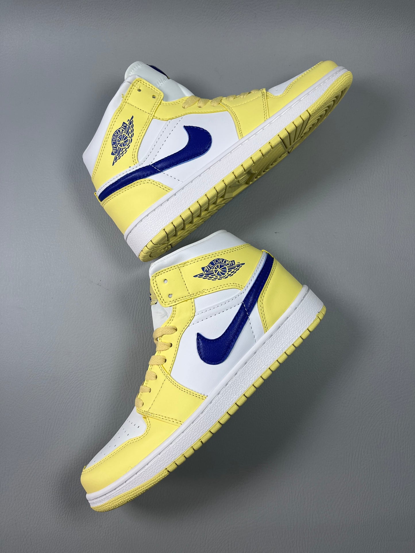 Air Jordan 1 Retro High OG "Lightning"