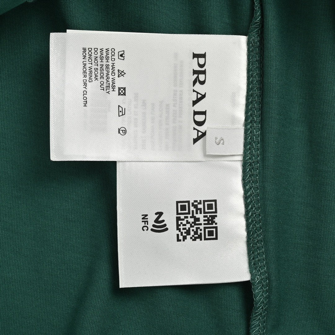 Pra*a green contrast trim t-shirt