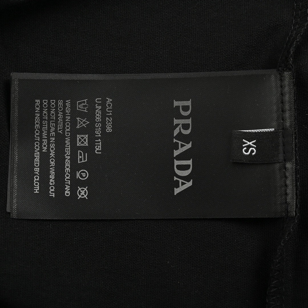 Pra*a pocket t-shirt (black)