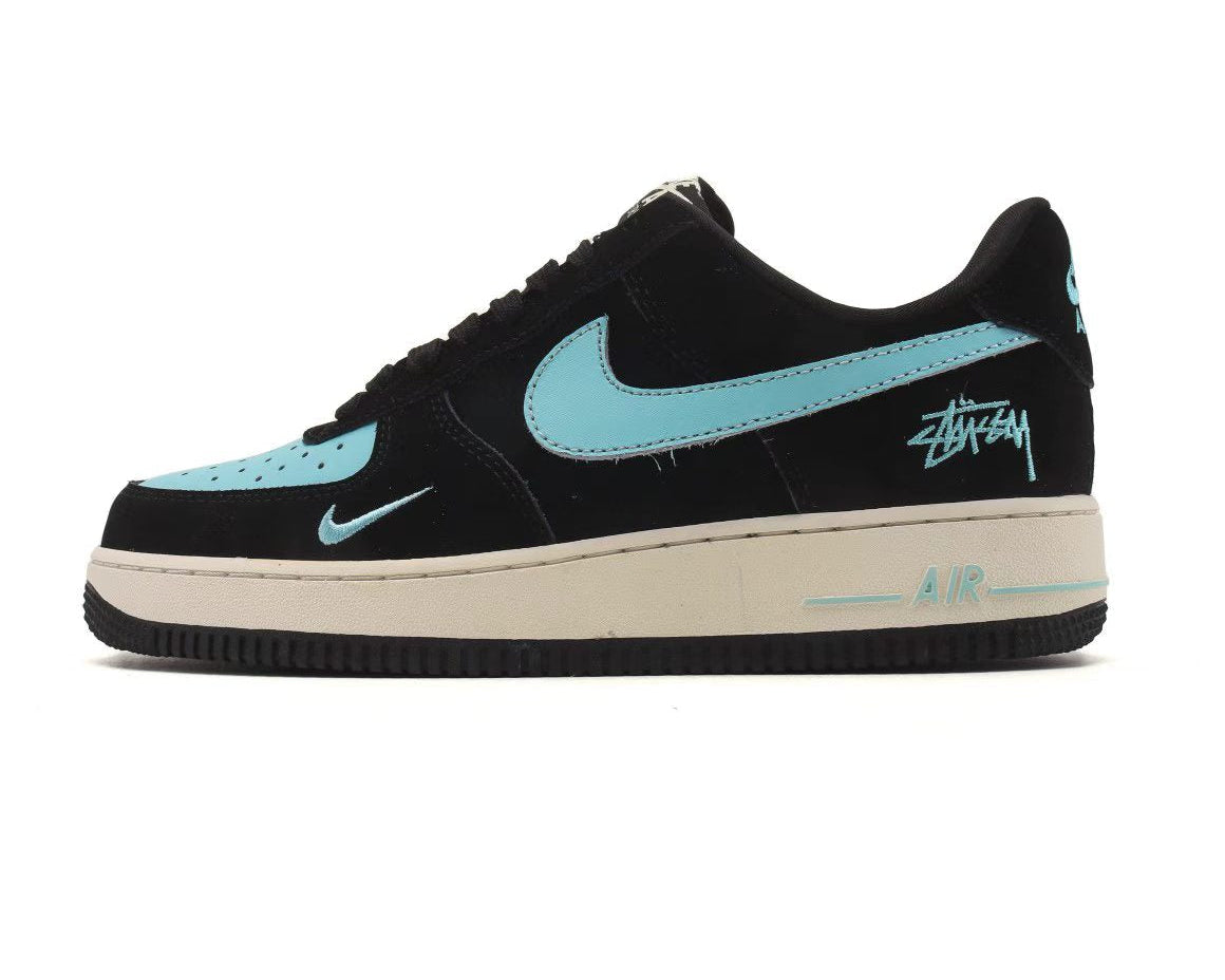 Nike Air Force 1 '07 in Black/Mint: Noir Fresco