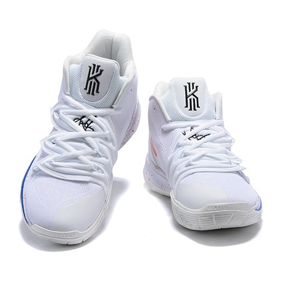 Kyrie best sale uconn shoes