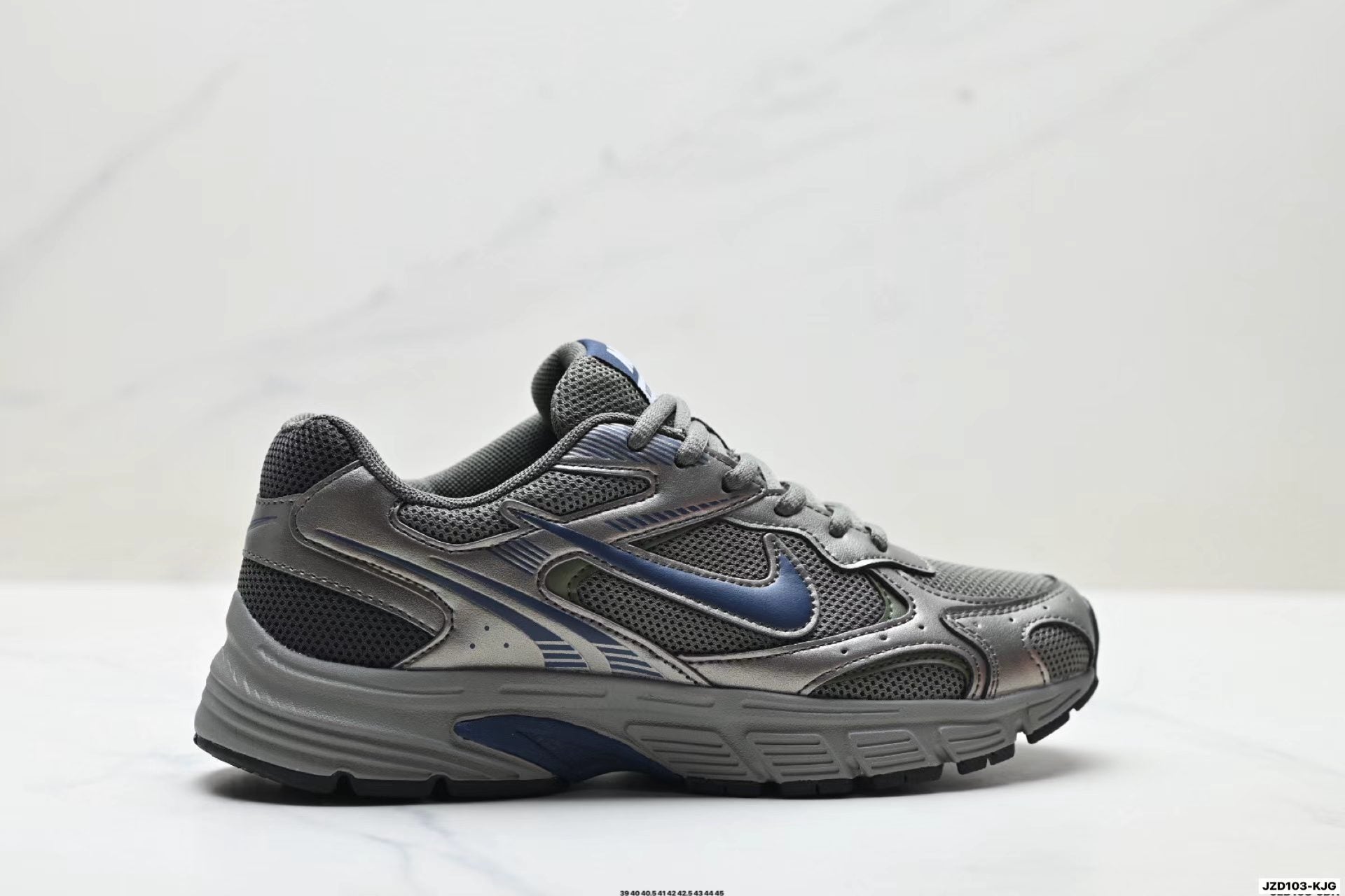 Nike Zoom Vomero 20 in Silver/Blue: Aerodynamic Current