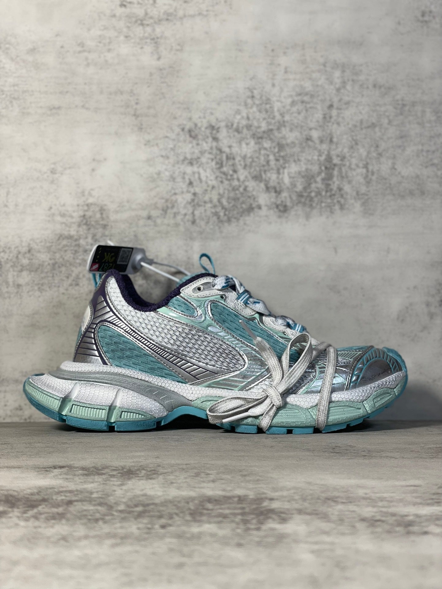 Balenciaga Sneaker in Grey/Green: Urban Terrain