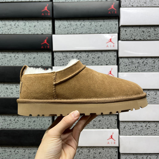 UGG Classic Snow Boot in Chestnut