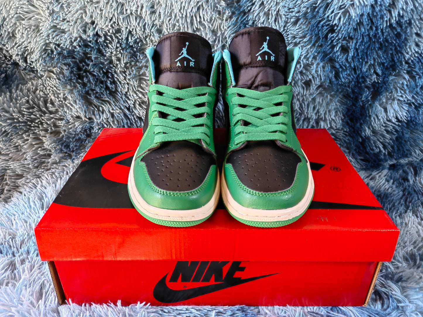 Air Jordan 1 Retro High OG "Pine Green Black"