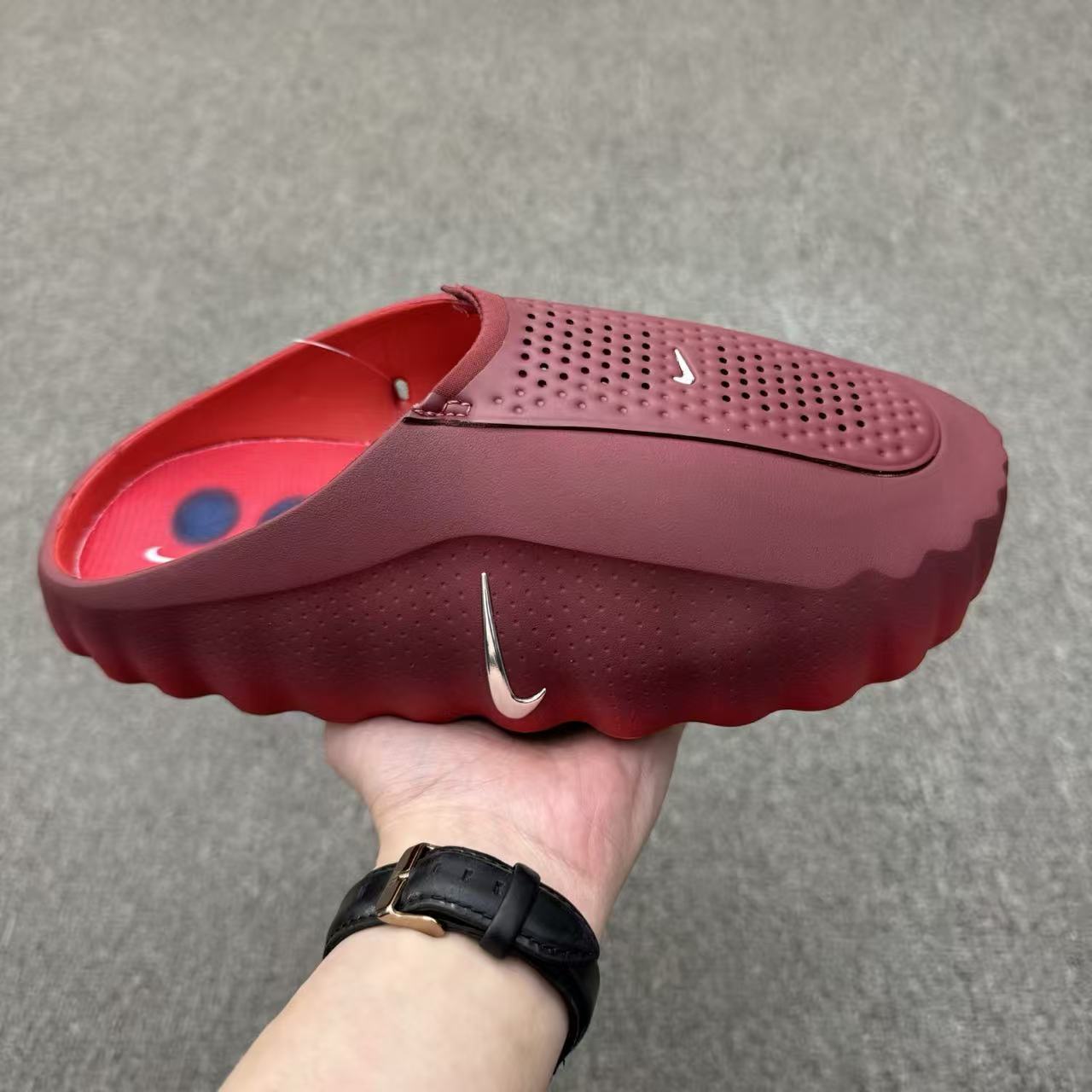Fragment Design x Nike Slides “Deep Crimson” – Signature Luxury Comfort