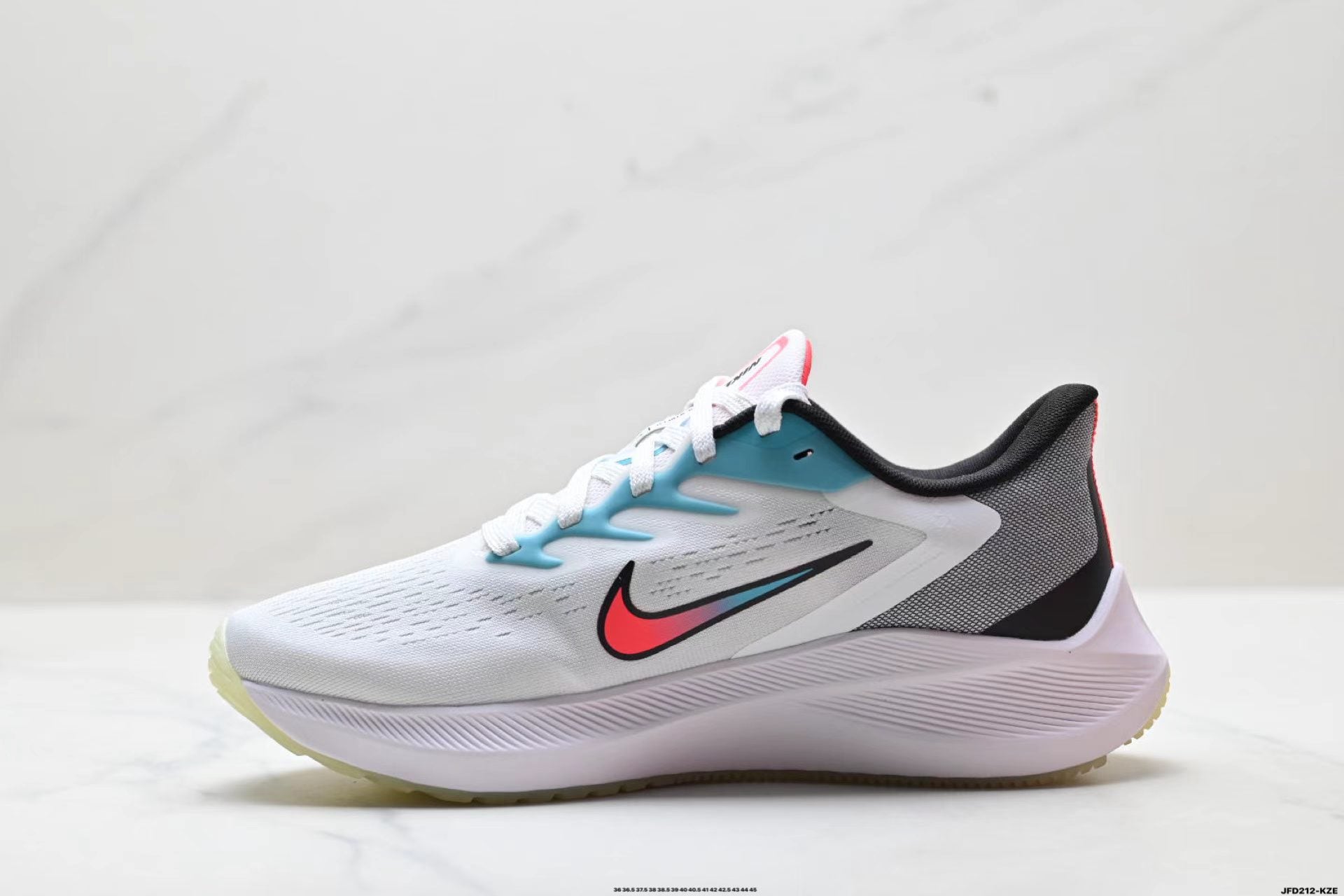 Nike Zoom Winflo 7 in White/Green: Botanical Drive