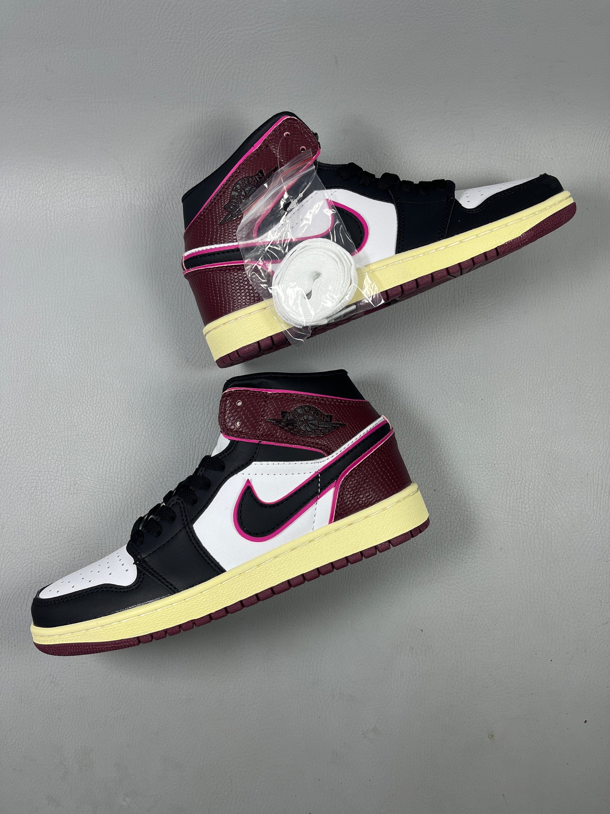 Air Jordan 1 Retro High OG 'Siltstone'