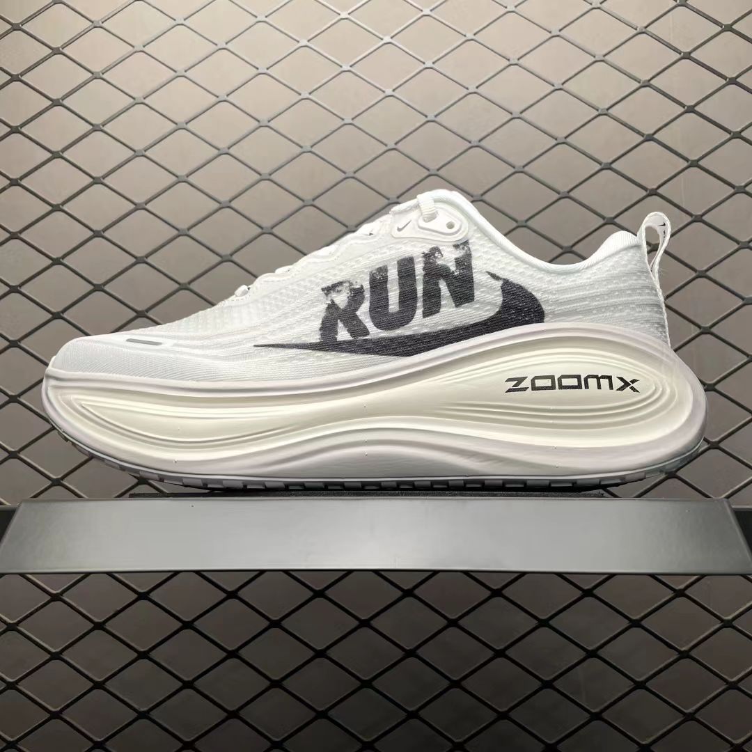 Nike Zoom Vomero in Grey/White: Urban Cloud