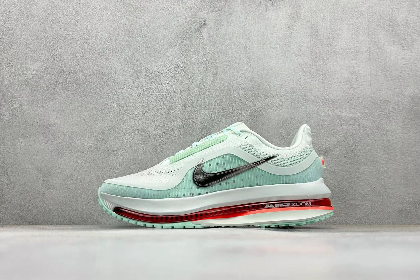 Nike Pegasus Plus in Green: Verdant Mile-Cruncher