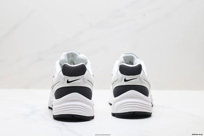 Nike Zoom Vomero 20 in White/Black: Inverted Aerial