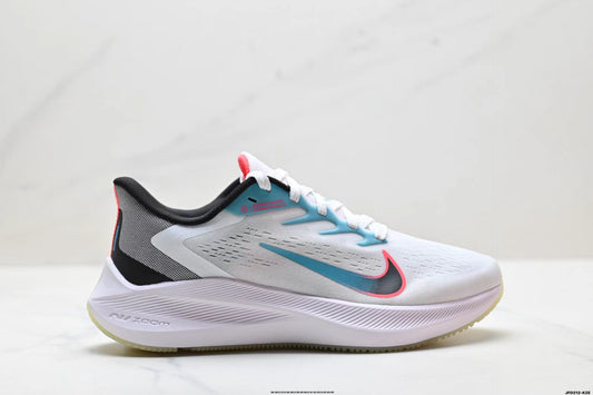 Nike Zoom Winflo 7 in White/Green: Botanical Drive