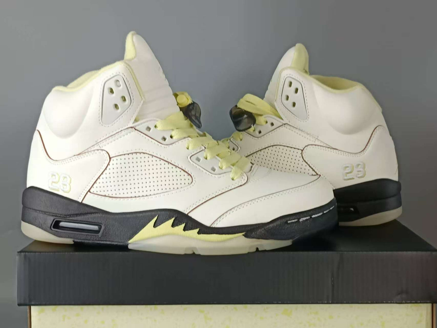 Air Jordan 5 Retro "Luminous Green"