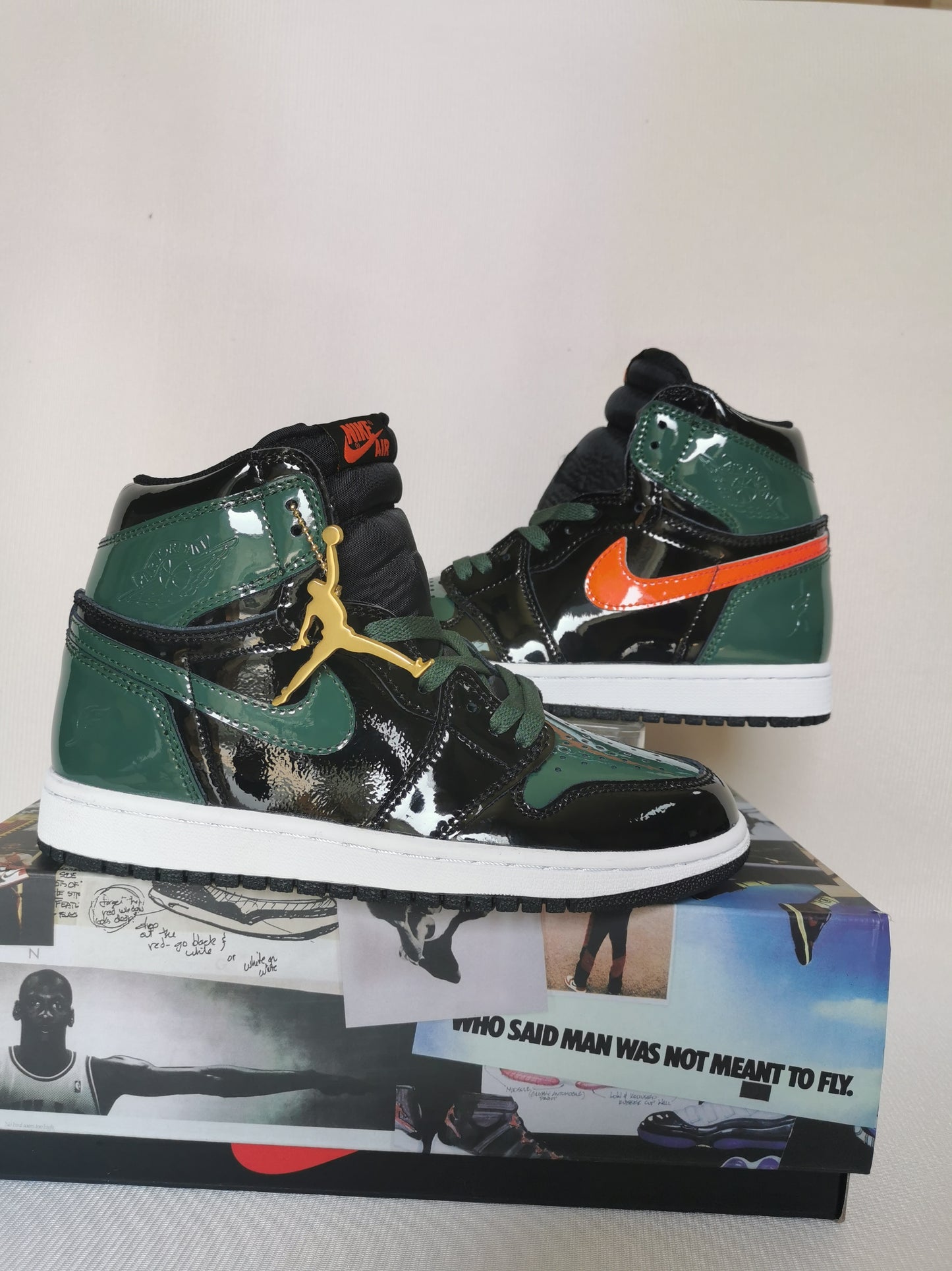 Air Jordan 1 Retro High OG 'Pine Green Black'